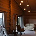 Otel Forest Hill & Yablunytsia