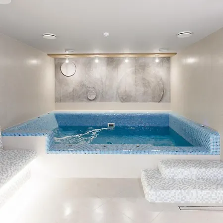 Hotel Forest Hill & Yablunytsia