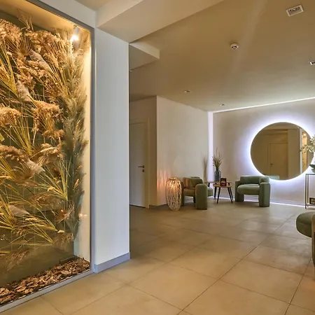 Forest Hill & Отель