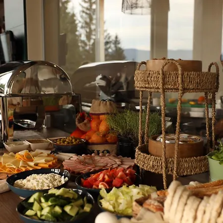 Forest Hill & Отель