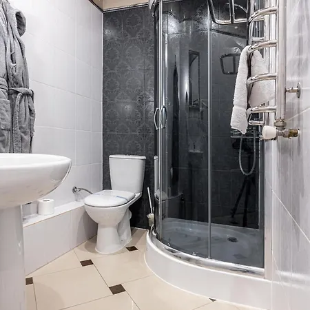 Forest Hill & Hotel Yablunytsia