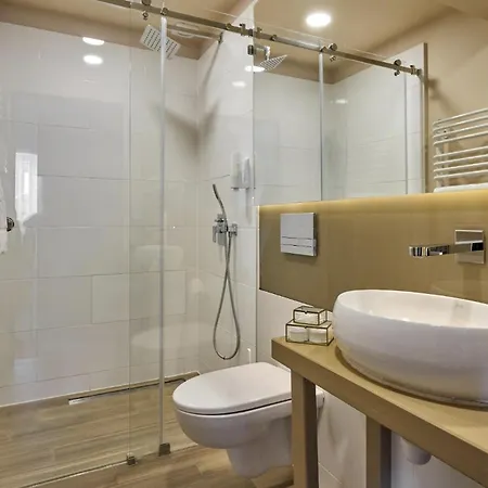 Forest Hill & Hotel Yablunytsia