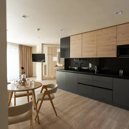 Forest Hill & Hotel 3*