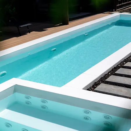 Отель Forest Hill & 3*