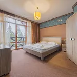 Hotel Forest Hill & 3*